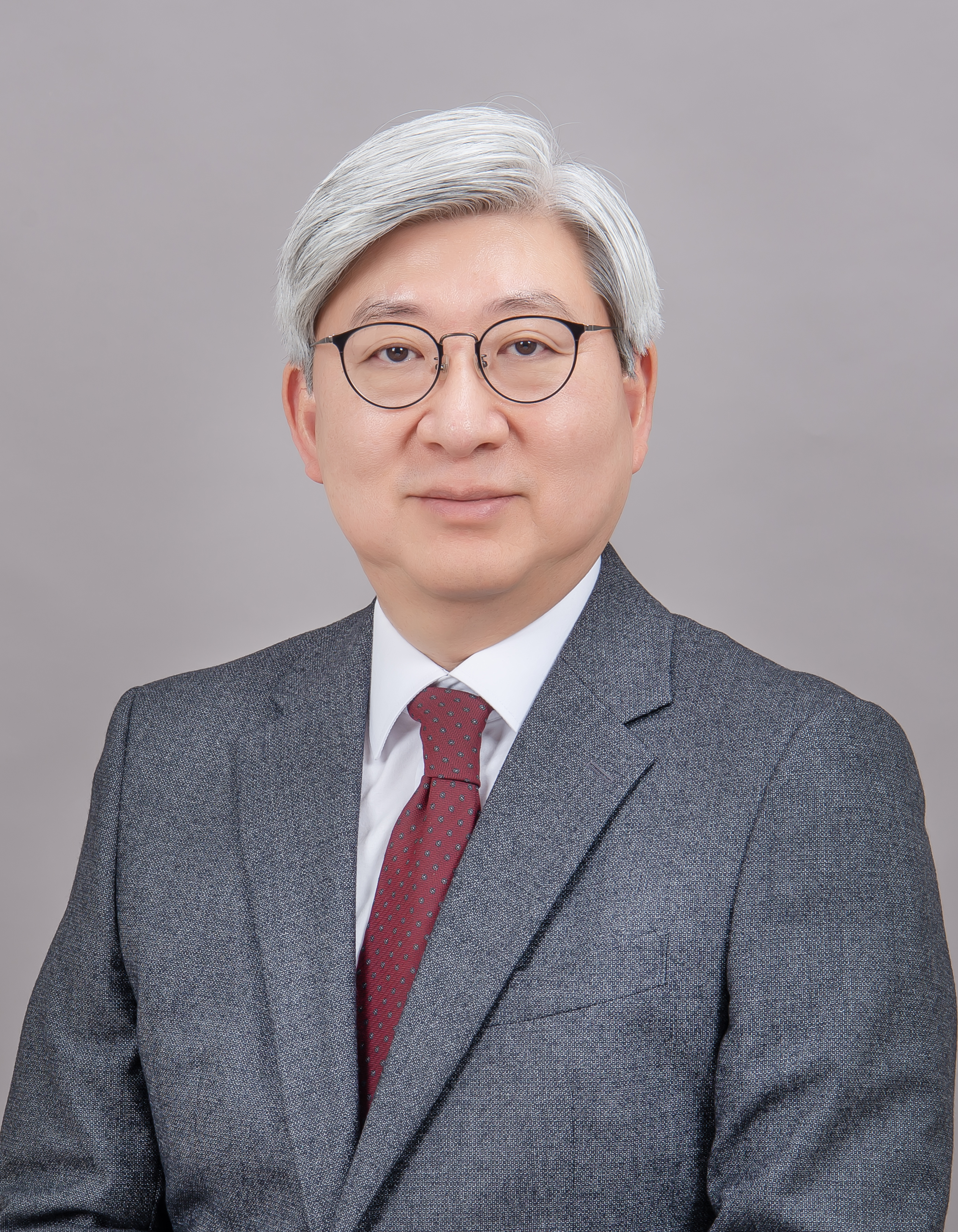 국방대학교 총장직무대행 교수 이홍섭